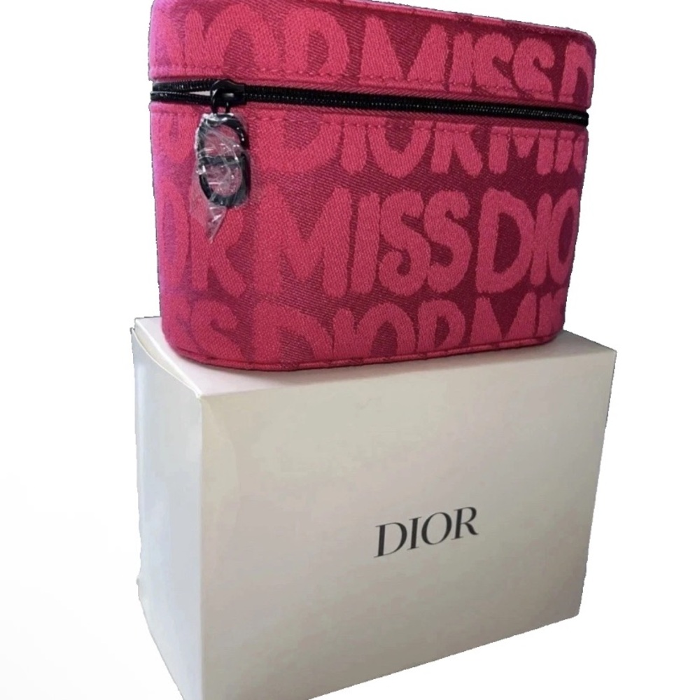 LIMITED EDITION Miss Dior Pink Vanity Case & Miss Dior Phone Grip Set - Picture 2 of 16